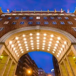 **** Hotel Arcadia Hongarije
